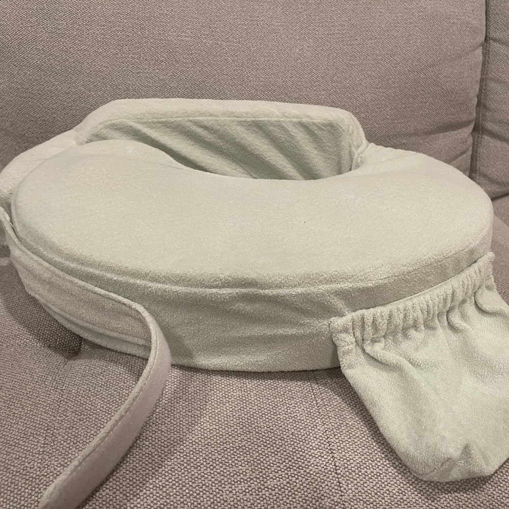 My Brest Friend
Deluxe Nursing Pillow